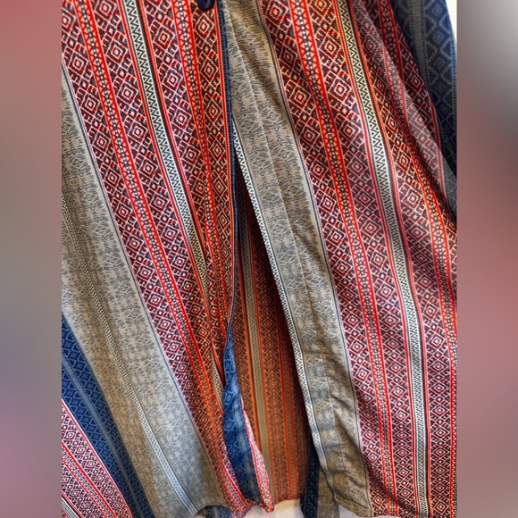 G Collection Striped collared maxi dress. Button front w/ slits. Size M - Picture 6 of 11